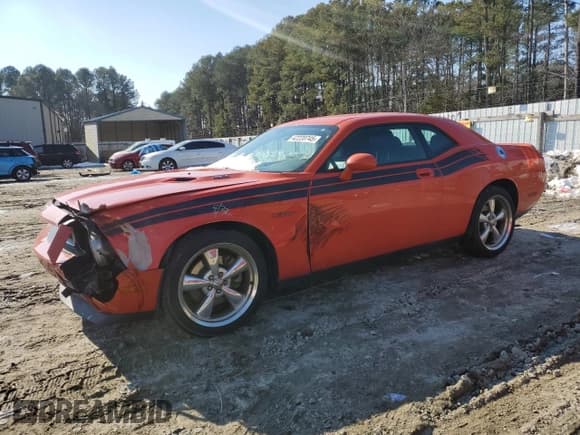 ✅ 2010 Dodge Challenger R/T Classic • VIN: 2B3CJ5DT1AH260692 • Lot: 42220745. Wystawiony na Copart z przebiegiem 249 853 mil. Bezpłatny archiwum sprzedaży aukcyjnych z USA i szczegółowy raport historii pojazdu na DreamBid. Zdjęcie 1.