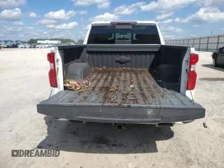 ✅ 2020 Chevrolet Silverado 1500 RST • VIN: 3GCUYEED3LG418779 • Lot: 73691614. Wystawiony na Copart z przebiegiem 86 913 mil. Bezpłatny archiwum sprzedaży aukcyjnych z USA i szczegółowy raport historii pojazdu na DreamBid. Zdjęcie 6.