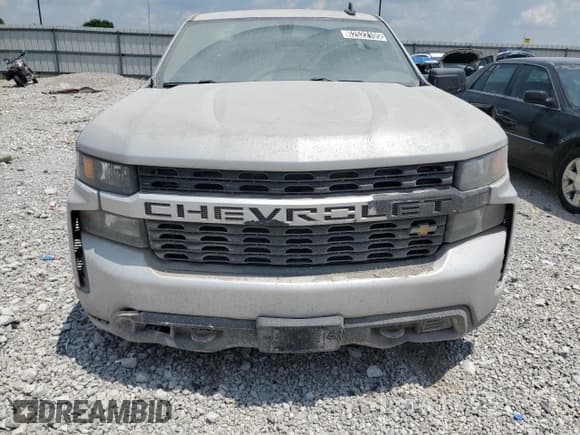 ✅ 2020 Chevrolet Silverado 1500 Custom • VIN: 1GCRWBEK6LZ330866 • Lot: 62522105. Wystawiony na Copart z przebiegiem 35 100 mil. Bezpłatny archiwum sprzedaży aukcyjnych z USA i szczegółowy raport historii pojazdu na DreamBid. Zdjęcie 5.