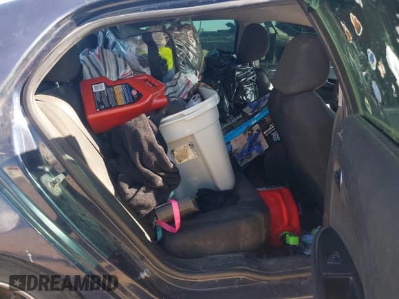 ✅ 2011 Chevrolet Malibu 1LT • VIN: 1G1ZC5EU8BF354641 • Lot: 43177193. Wystawiony na IAAI z przebiegiem 197 095 mil. Bezpłatny archiwum sprzedaży aukcyjnych z USA i szczegółowy raport historii pojazdu na DreamBid. Zdjęcie 8.