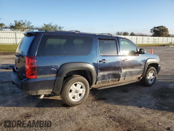 ✅ 2009 Chevrolet Suburban 2LT • VIN: 1GNFK26349R267384 • Lot: 82778755. Listed on Copart with 250,333 mi. Free auction sales archive from the USA and detailed vehicle history report at DreamBid. Image 3.