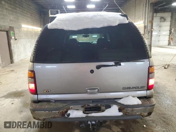✅ 2002 Chevrolet Suburban LS • VIN: 3GNFK16Z62G196208 • Лот: 84860674. Опубликован ранее на Copart с пробегом 404 879 миль. Бесплатный доступ к архиву аукционных продаж из США и подробный отчёт об истории автомобиля на DreamBid. Изображение 6.