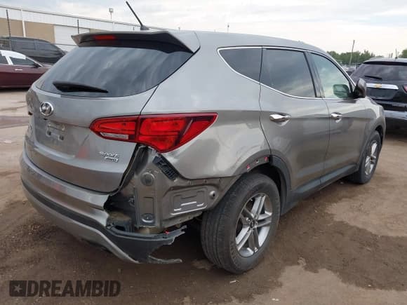 ✅ 2018 Hyundai Santa Fe 2.4L • VIN: 5NMZTDLB9JH078832 • Лот: 43147812. Опубликован ранее на IAAI с пробегом 122 368 миль. Бесплатный доступ к архиву аукционных продаж из США и подробный отчёт об истории автомобиля на DreamBid. Изображение 4.