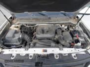 ✅ 2019 Chevrolet Colorado 4WD Z71 • VIN: 1GCPTDE18K1173874 • Lot: 43631228. Wystawiony na IAAI z przebiegiem 130 995 mil. Bezpłatny archiwum sprzedaży aukcyjnych z USA i szczegółowy raport historii pojazdu na DreamBid. Zdjęcie 10.