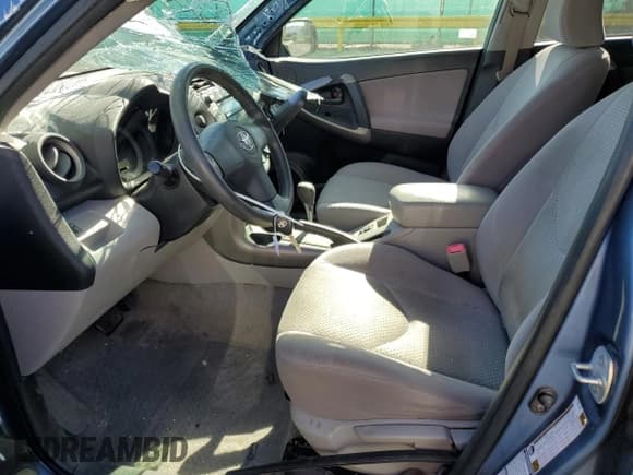 ✅ 2008 Toyota RAV4 • VIN: JTMBK33V185054062 • Лот: 92129825. Опубликован ранее на Copart с пробегом 202 000 миль. Бесплатный доступ к архиву аукционных продаж из США и подробный отчёт об истории автомобиля на DreamBid. Изображение 7.