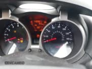 ✅ 2013 Nissan Juke SV • VIN: JN8AF5MR1DT216117 • Lot: 42546959. Wystawiony na IAAI z przebiegiem 140 921 mil. Bezpłatny archiwum sprzedaży aukcyjnych z USA i szczegółowy raport historii pojazdu na DreamBid. Zdjęcie 7.