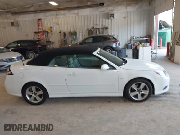 ✅ 2011 Saab 9-3 • VIN: YS3FA7CY4B1304908 • Lot: 42744996. Wystawiony na IAAI z przebiegiem 99 945 mil. Bezpłatny archiwum sprzedaży aukcyjnych z USA i szczegółowy raport historii pojazdu na DreamBid. Zdjęcie 13.