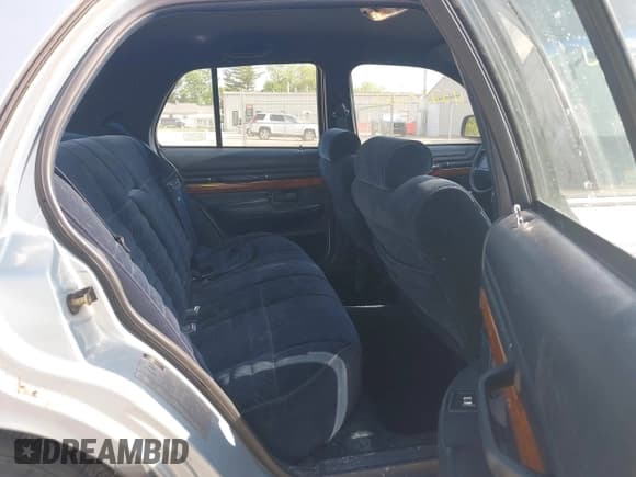 ✅ 1992 Mercury Grand Marquis GS • VIN: 2MECM74W7NX630193 • Лот: 42253267. Опубликован ранее на IAAI с пробегом 21 508 миль. Бесплатный доступ к архиву аукционных продаж из США и подробный отчёт об истории автомобиля на DreamBid. Изображение 8.