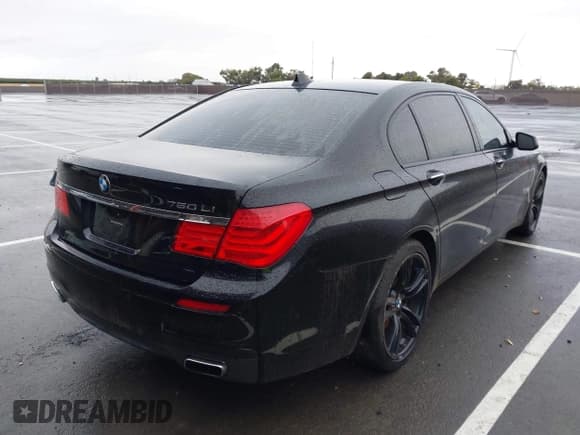 ✅ 2011 BMW 7 Series 750Li • VIN: WBAKB8C51BCY66264 • Lot: 43589331. Wystawiony na IAAI z przebiegiem 94 620 mil. Bezpłatny archiwum sprzedaży aukcyjnych z USA i szczegółowy raport historii pojazdu na DreamBid. Zdjęcie 4.