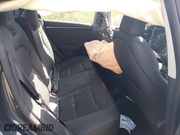 ✅ 2025 Tesla Model 3 Long Range • VIN: 5YJ3E1EB8SF925709 • Lot: 43407352. Wystawiony na IAAI z przebiegiem 5 434 mil. Bezpłatny archiwum sprzedaży aukcyjnych z USA i szczegółowy raport historii pojazdu na DreamBid. Zdjęcie 8.