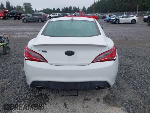 ✅ 2013 Hyundai Genesis Coupe 2.0T • VIN: KMHHT6KDXDU099174 • Lot: 42906103. Wystawiony na IAAI z przebiegiem 89 202 mil. Bezpłatny archiwum sprzedaży aukcyjnych z USA i szczegółowy raport historii pojazdu na DreamBid. Zdjęcie 17.