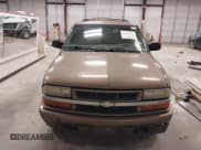 ✅ 2004 Chevrolet Blazer LS • VIN: 1GNDT13X94K133526 • Lot: 41582292. Wystawiony na IAAI z przebiegiem 177 686 mil. Bezpłatny archiwum sprzedaży aukcyjnych z USA i szczegółowy raport historii pojazdu na DreamBid. Zdjęcie 13.