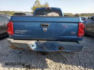 2006 Dodge Dakota SLT z VIN 1D7HE42N36S508406, wystawiony jako Copart lot #75388324 z przebiegiem 152 077 mil mil oraz Szkoda całkowita • Salvage title. Historia ofert i sprzedaży dostępna na DreamBid. Obrazek 6.
