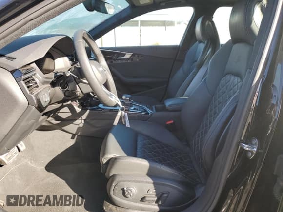 ✅ 2023 Audi S4 Premium Plus • VIN: WAUB4AF40PA010364 • Lot: 43607094. Wystawiony na Copart z przebiegiem 17 142 mil. Bezpłatny archiwum sprzedaży aukcyjnych z USA i szczegółowy raport historii pojazdu na DreamBid. Zdjęcie 7.