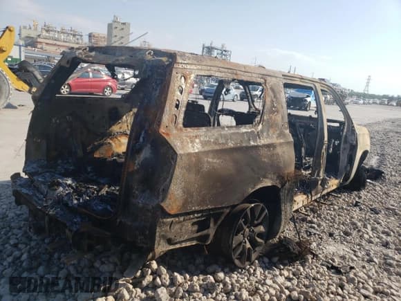 ✅ 2023 Chevrolet Suburban LT • VIN: 1GNSCCKD7PR332242 • Lot: 59224604. Wystawiony na Copart z przebiegiem Nie podano. Bezpłatny archiwum sprzedaży aukcyjnych z USA i szczegółowy raport historii pojazdu na DreamBid. Zdjęcie 3.