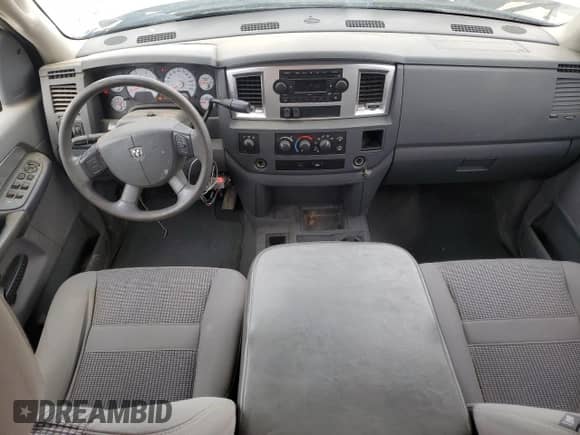 2008 Dodge 3500 SXT z VIN 3D7MX39A68G151870, wystawiony jako Copart lot #59962625 z przebiegiem 174 581 mil mil oraz Nie do naprawy • Non repairable. Historia ofert i sprzedaży dostępna na DreamBid. Obrazek 8.