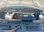 ✅ 2019 Chevrolet Express Cargo • VIN: 1GCWGAFP8K1370612 • Lot: 92347425. Wystawiony na Copart z przebiegiem 104 740 mil. Bezpłatny archiwum sprzedaży aukcyjnych z USA i szczegółowy raport historii pojazdu na DreamBid. Zdjęcie 7.