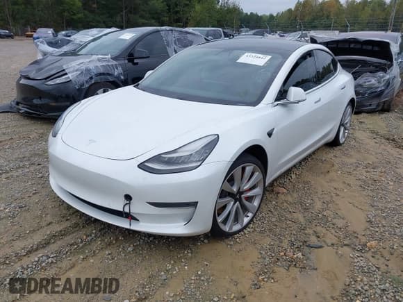 ✅ 2019 Tesla Model 3 Long Range • VIN: 5YJ3E1EB3KF487245 • Lot: 43324842. Wystawiony na IAAI z przebiegiem 78 281 mil. Bezpłatny archiwum sprzedaży aukcyjnych z USA i szczegółowy raport historii pojazdu na DreamBid. Zdjęcie 2.