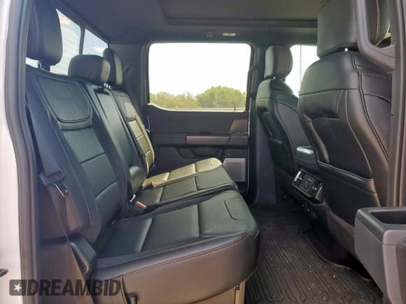 ✅ 2024 Ford F-150 Raptor • VIN: 1FTFW1RG0RFB25900 • Lot: 80880645. Wystawiony na Copart z przebiegiem 12 538 mil. Bezpłatny archiwum sprzedaży aukcyjnych z USA i szczegółowy raport historii pojazdu na DreamBid. Zdjęcie 10.