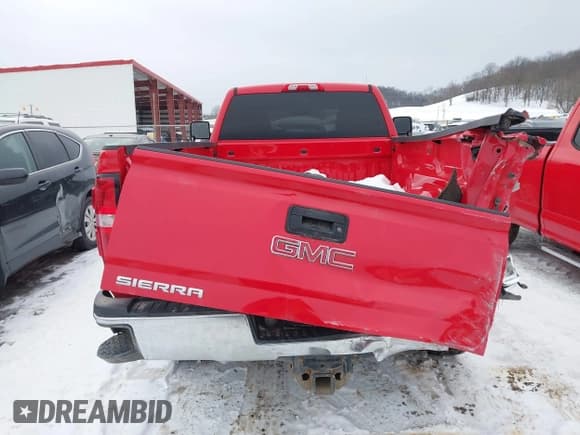 ✅ 2018 GMC Sierra 3500HD • VIN: 1GT02VEG0JZ256858 • Lot: 41392499. Wystawiony na IAAI z przebiegiem 95 249 mil. Bezpłatny archiwum sprzedaży aukcyjnych z USA i szczegółowy raport historii pojazdu na DreamBid. Zdjęcie 16.