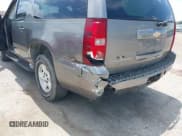 ✅ 2007 Chevrolet Suburban LT • VIN: 1GNFC16J27J200946 • Лот: 42745650. Опубликован ранее на IAAI с пробегом Не указан. Бесплатный доступ к архиву аукционных продаж из США и подробный отчёт об истории автомобиля на DreamBid. Изображение 6.