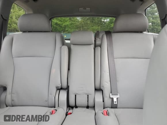 ✅ 2008 Toyota Highlander Limited • VIN: JTEEW44A382016493 • Lot: 87471555. Listed on Copart with 140,397 mi. Free auction sales archive from the USA and detailed vehicle history report at DreamBid. Image 10.