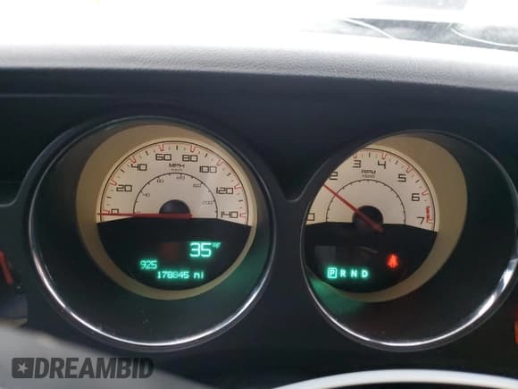 ✅ 2014 Dodge Challenger SXT • VIN: 2C3CDYAG4EH289533 • Lot: 41731625. Wystawiony na Copart z przebiegiem 178 845 mil. Bezpłatny archiwum sprzedaży aukcyjnych z USA i szczegółowy raport historii pojazdu na DreamBid. Zdjęcie 9.