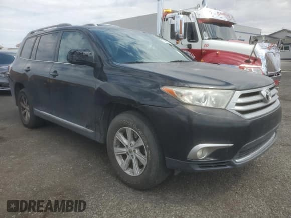 ✅ 2013 Toyota Highlander Plus • VIN: 5TDZK3EH3DS128026 • Лот: 71488565. Опубликован ранее на Copart с пробегом 217 461 миль. Бесплатный доступ к архиву аукционных продаж из США и подробный отчёт об истории автомобиля на DreamBid. Изображение 4.