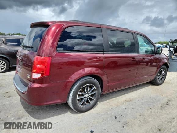 ✅ 2018 Dodge Grand Caravan GT • VIN: 2C4RDGEG1JR336841 • Лот: 68304305. Опубликован ранее на Copart с пробегом 102 771 миль. Бесплатный доступ к архиву аукционных продаж из США и подробный отчёт об истории автомобиля на DreamBid. Изображение 3.