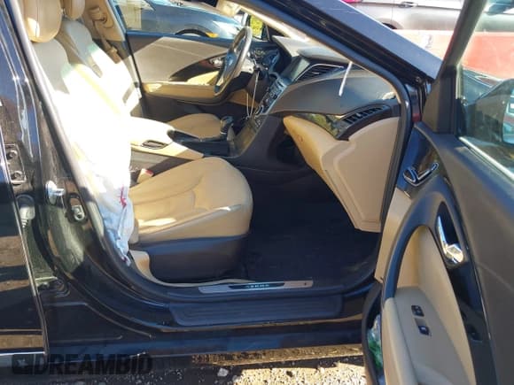 ✅ 2016 Hyundai Azera Limited • VIN: KMHFH4JG1GA550183 • Lot: 43581214. Listed on IAAI with 79,743 mi. Free auction sales archive from the USA and detailed vehicle history report at DreamBid. Image 5.