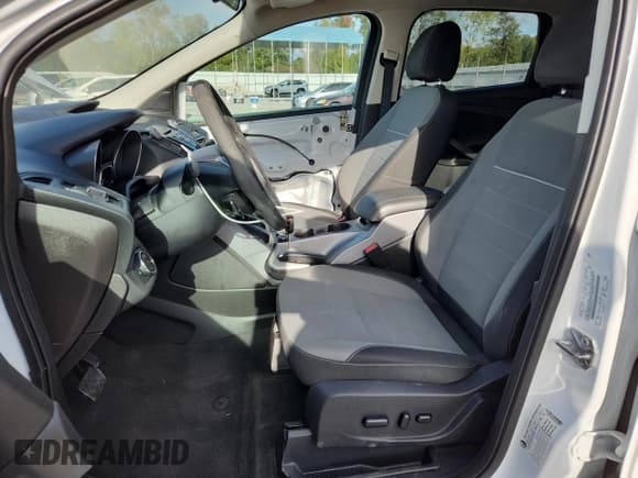 ✅ 2014 Ford Escape SE • VIN: 1FMCU0GX0EUD31967 • Lot: 85551535. Wystawiony na Copart z przebiegiem 86 415 mil. Bezpłatny archiwum sprzedaży aukcyjnych z USA i szczegółowy raport historii pojazdu na DreamBid. Zdjęcie 7.