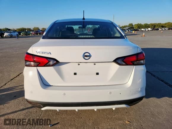 ✅ 2022 Nissan Versa S • VIN: 3N1CN8DV6NL846245 • Lot: 90716395. Wystawiony na Copart z przebiegiem Nie podano. Bezpłatny archiwum sprzedaży aukcyjnych z USA i szczegółowy raport historii pojazdu na DreamBid. Zdjęcie 6.