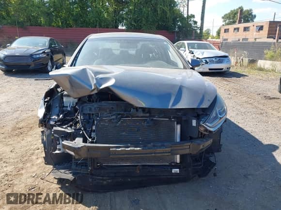 2018 Hyundai Sonata Limited с VIN 5NPE34AF0JH628457, выставлен на аукционе IAAI как лот 43210203 с пробегом 95 968 миль миль и . История ставок и продаж доступна на DreamBid. Изображение 6.