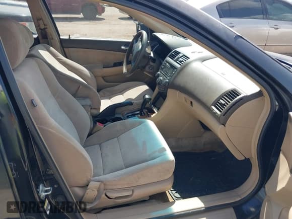 ✅ 2004 Honda Accord EX • VIN: JHMCM56694C028425 • Lot: 43389397. Wystawiony na IAAI z przebiegiem 196 717 mil. Bezpłatny archiwum sprzedaży aukcyjnych z USA i szczegółowy raport historii pojazdu na DreamBid. Zdjęcie 5.