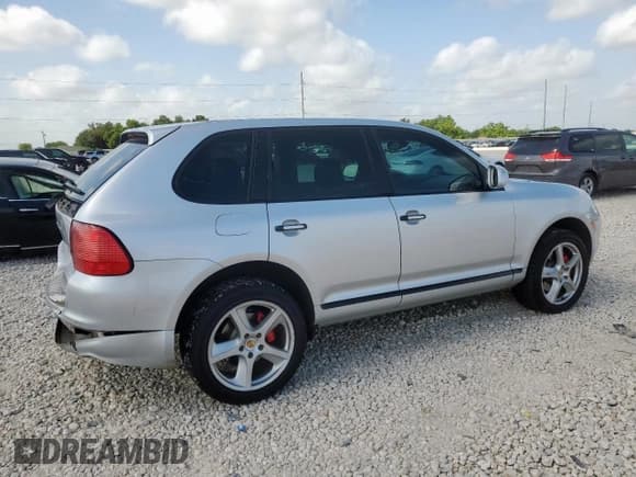 ✅ 2006 Porsche Cayenne Turbo • VIN: WP1AC29P86LA91208 • Lot: 63074605. Wystawiony na Copart z przebiegiem 102 651 mil. Bezpłatny archiwum sprzedaży aukcyjnych z USA i szczegółowy raport historii pojazdu na DreamBid. Zdjęcie 3.