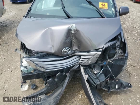 ✅ 2015 Toyota Sienna Limited • VIN: 5TDDK3DC4FS098702 • Lot: 68419765. Listed on Copart with Not provided. Free auction sales archive from the USA and detailed vehicle history report at DreamBid. Image 12.