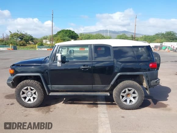 ✅ 2014 Toyota FJ Cruiser • VIN: JTEBU4BF0EK206304 • Лот: 40872045. Опубликован ранее на IAAI с пробегом 135 674 миль. Бесплатный доступ к архиву аукционных продаж из США и подробный отчёт об истории автомобиля на DreamBid. Изображение 14.