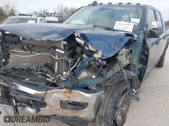 ✅ 2022 Ram 2500 Laramie • VIN: 3C6UR5NL4NG105304 • Lot: 41234797. Wystawiony na IAAI z przebiegiem 74 924 mil. Bezpłatny archiwum sprzedaży aukcyjnych z USA i szczegółowy raport historii pojazdu na DreamBid. Zdjęcie 6.