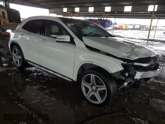 ✅ 2015 Mercedes-Benz GLA 250 • VIN: WDCTG4EB6FJ141212 • Lot: 53851215. Wystawiony na Copart z przebiegiem 107 554 mil. Bezpłatny archiwum sprzedaży aukcyjnych z USA i szczegółowy raport historii pojazdu na DreamBid. Zdjęcie 4.