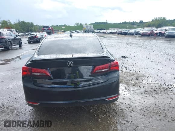 ✅ 2015 Acura TLX Technology • VIN: 19UUB3F55FA003108 • Lot: 43079947. Wystawiony na IAAI z przebiegiem 121 541 mil. Bezpłatny archiwum sprzedaży aukcyjnych z USA i szczegółowy raport historii pojazdu na DreamBid. Zdjęcie 16.