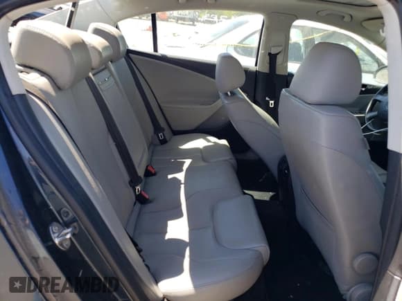 ✅ 2007 Volkswagen Passat 2.0T • VIN: WVWAK73C57P007265 • Lot: 64480075. Wystawiony na Copart z przebiegiem 144 470 mil. Bezpłatny archiwum sprzedaży aukcyjnych z USA i szczegółowy raport historii pojazdu na DreamBid. Zdjęcie 10.