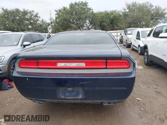 ✅ 2013 Dodge Challenger SXT • VIN: 2C3CDYAG5DH582162 • Lot: 41346673. Wystawiony na IAAI z przebiegiem 168 666 mil. Bezpłatny archiwum sprzedaży aukcyjnych z USA i szczegółowy raport historii pojazdu na DreamBid. Zdjęcie 17.