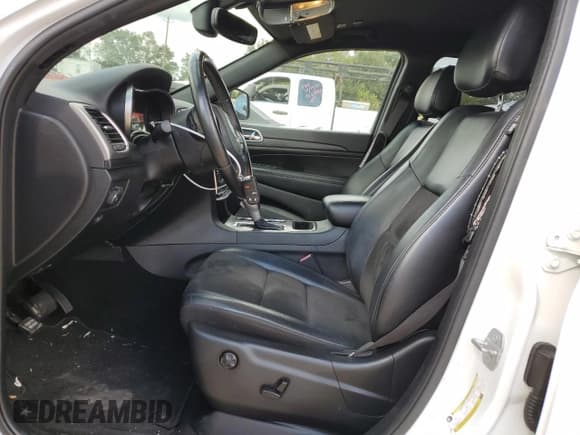 ✅ 2020 Jeep Grand Cherokee Laredo E • VIN: 1C4RJFAG0LC144119 • Lot: 82314265. Listed on Copart with 109,395 mi. Free auction sales archive from the USA and detailed vehicle history report at DreamBid. Image 7.