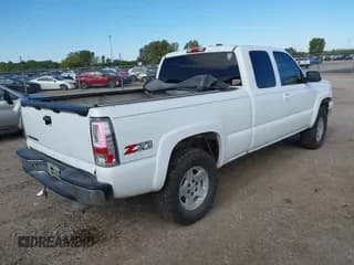 ✅ 2007 Chevrolet Silverado 1500 LT3 • VIN: 1GCEK19BX7Z105855 • Lot: 43430002. Wystawiony na IAAI z przebiegiem 79 058 mil. Bezpłatny archiwum sprzedaży aukcyjnych z USA i szczegółowy raport historii pojazdu na DreamBid. Zdjęcie 4.