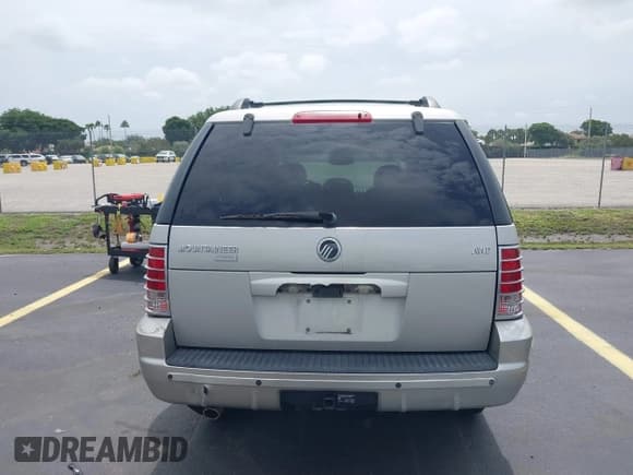 ✅ 2005 Mercury Mountaineer Convenience • VIN: 4M2DU86K75UJ07554 • Lot: 42645755. Listed on IAAI with 131,910 mi. Free auction sales archive from the USA and detailed vehicle history report at DreamBid. Image 16.
