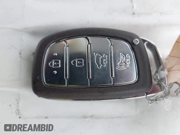 ✅ 2018 Hyundai Tucson Sport • VIN: KM8J3CAL6JU738770 • Lot: 43681721. Listed on IAAI with 64,412 mi. Free auction sales archive from the USA and detailed vehicle history report at DreamBid. Image 11.