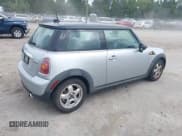 ✅ 2010 MINI Hardtop • VIN: WMWMF3C58ATZ66375 • Lot: 42969522. Wystawiony na IAAI z przebiegiem 88 174 mil. Bezpłatny archiwum sprzedaży aukcyjnych z USA i szczegółowy raport historii pojazdu na DreamBid. Zdjęcie 4.