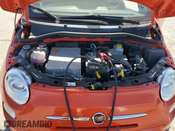 ✅ 2015 FIAT 500e • VIN: 3C3CFFGE5FT642262 • Lot: 58604905. Listed on Copart with 54,740 mi. Free auction sales archive from the USA and detailed vehicle history report at DreamBid. Image 11.