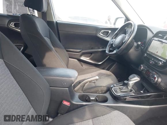 ✅ 2022 Kia Soul GT-Line • VIN: KNDJ63AU8N7151589 • Lot: 42141953. Listed on IAAI with 62,962 mi. Free auction sales archive from the USA and detailed vehicle history report at DreamBid. Image 5.