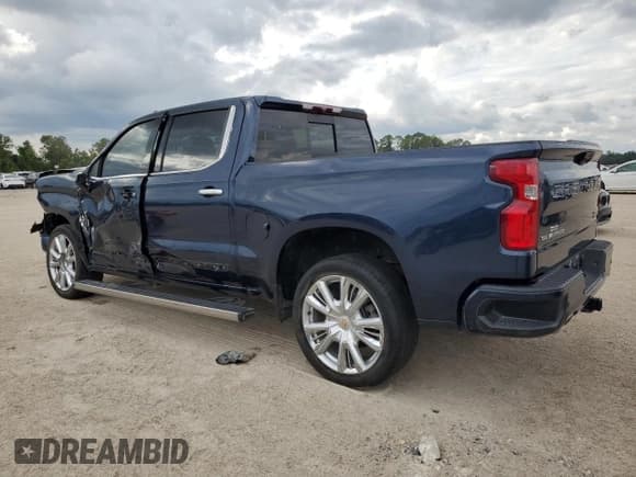 ✅ 2022 Chevrolet Silverado 1500 High Country • VIN: 1GCPAFED9NZ631102 • Лот: 71194294. Опубликован ранее на Copart с пробегом 48 027 миль. Бесплатный доступ к архиву аукционных продаж из США и подробный отчёт об истории автомобиля на DreamBid. Изображение 2.